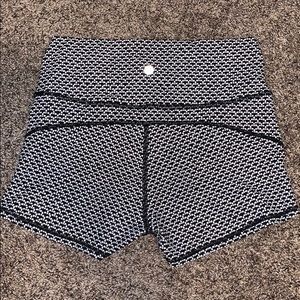 Lululemon In Movement Short Everlux 2.5"